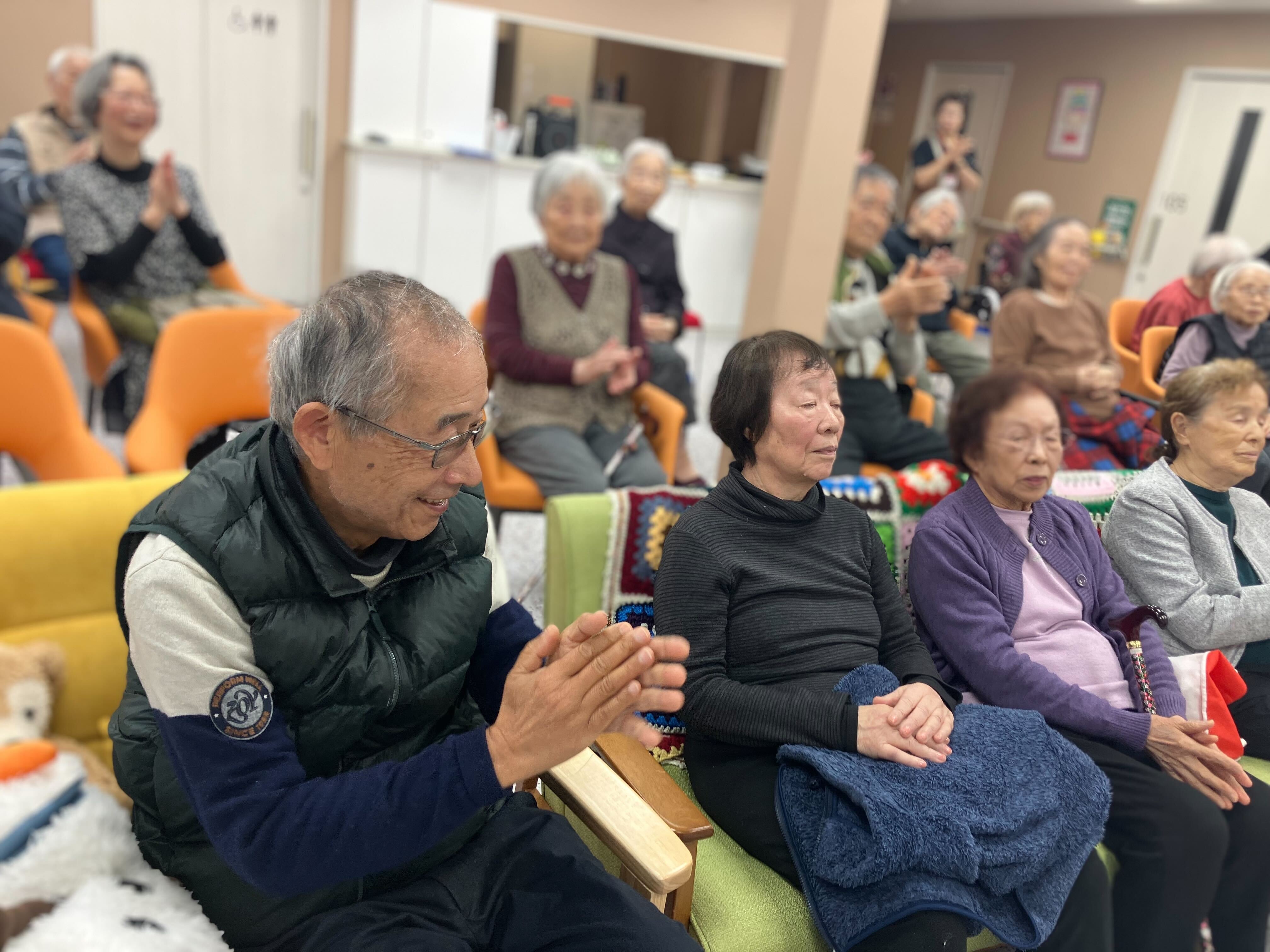 シルバー新報に「クロスハート上郷・栄」が紹介されました